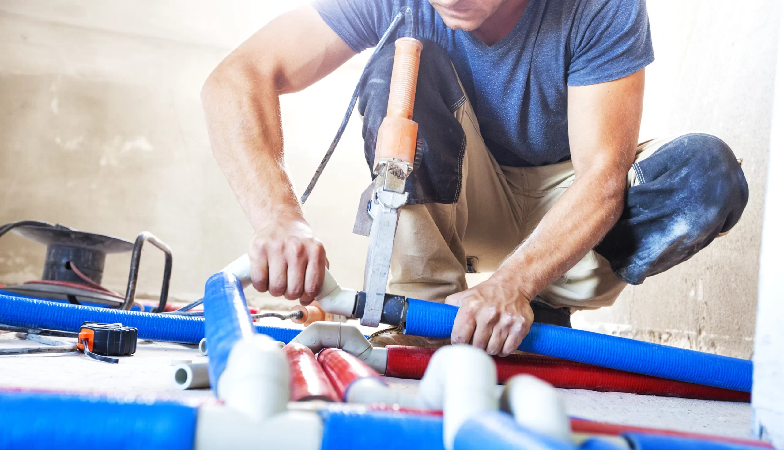 سباك في ام القيوين