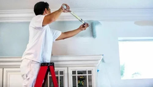 صباغ في الشارقة